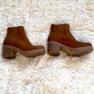 Tan Block Boots